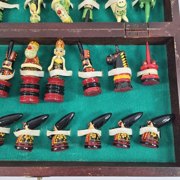 Vintage Chess Set Hungarian Folk Art Erzgebirge Complete Hand-painted Wood - Picture 8 of 16